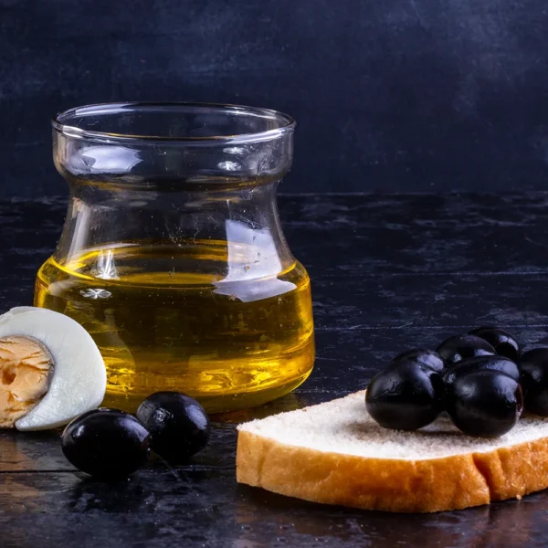 OLIVE OIL EXTRA VIRGIN WITH BLACK GARLIC. - Image 3