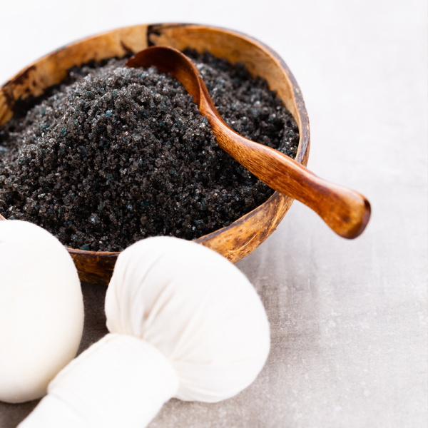 Fleur de sel with black garlic - Image 4